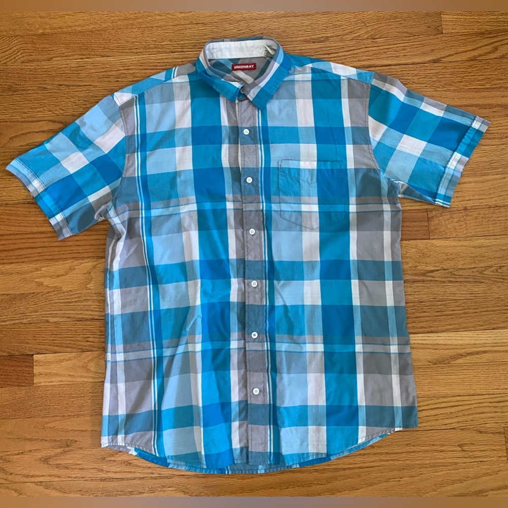 Unionbay shirt Men’s Large Blue Gray Red Striped Button Down Short Sleeve Top